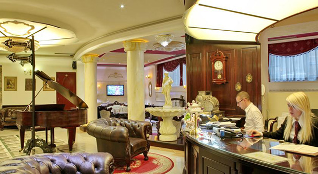Hotel ,,Kvin Astorija" nalazi se na adresi Milovana Milovanovica 1, Savski venac, 11000 Beograd, Srbija. 