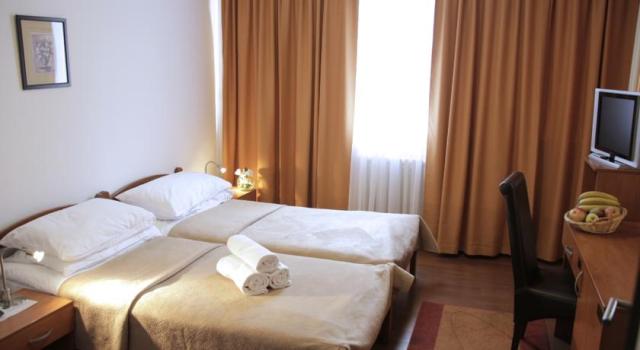 Jedna od hotelskih soba. Cene u hotelu ,,Srbija" su veoma povoljne. 